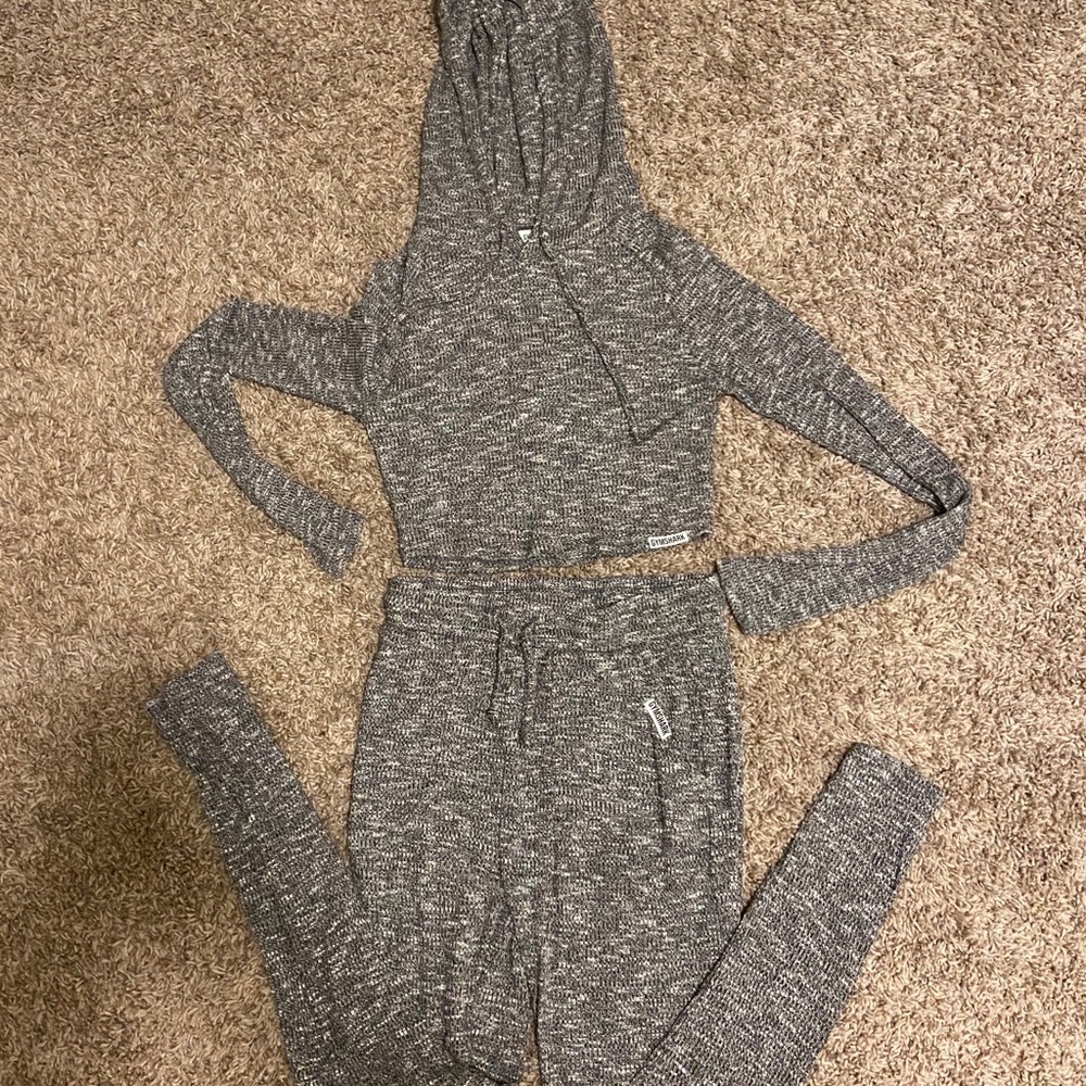 Matching joggers and cropped hoodie!